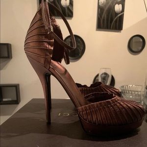 Gucci sandals size 41